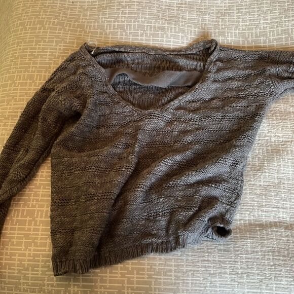 Double Agent size small back cutout sweater - Picture 3 of 3
